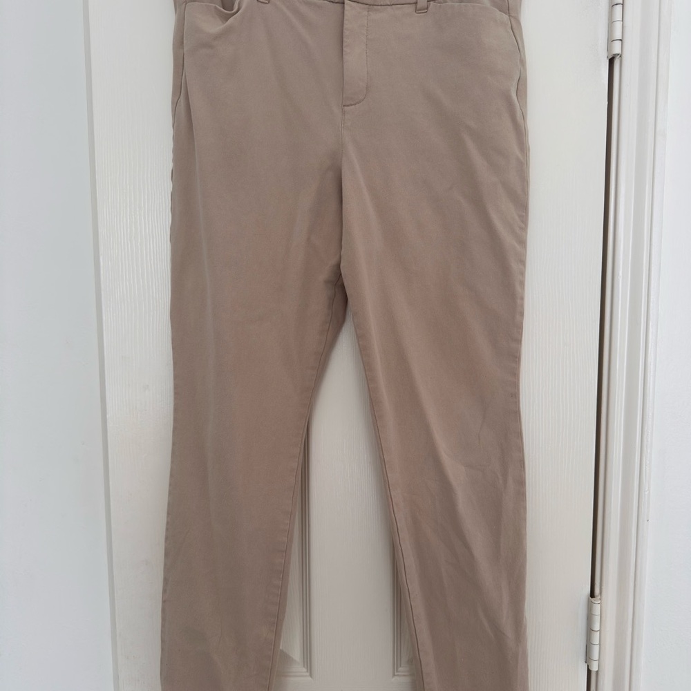 Old Navy Women's Cropped Pants in Light Taupe